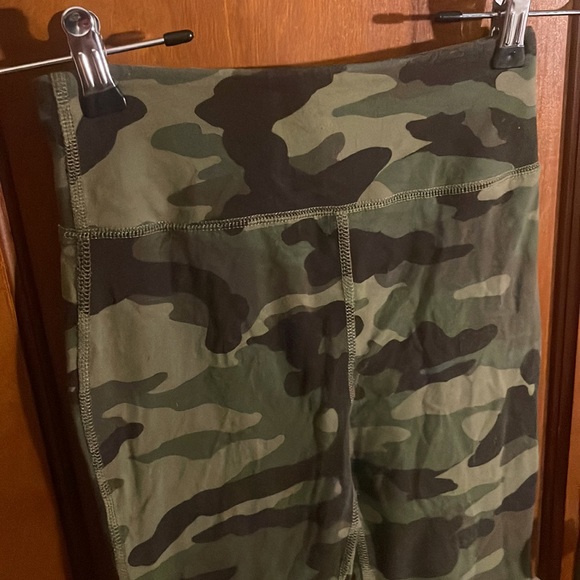 J.Crew green camo high rise 7/8 leggings - Picture 5 of 8